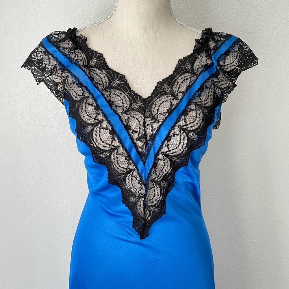 VINTAGE ROYAL BLUE LACE SILKY NIGHTGOWN SLIP DRESS MAXI MEDIUM - Picture 5 of 13